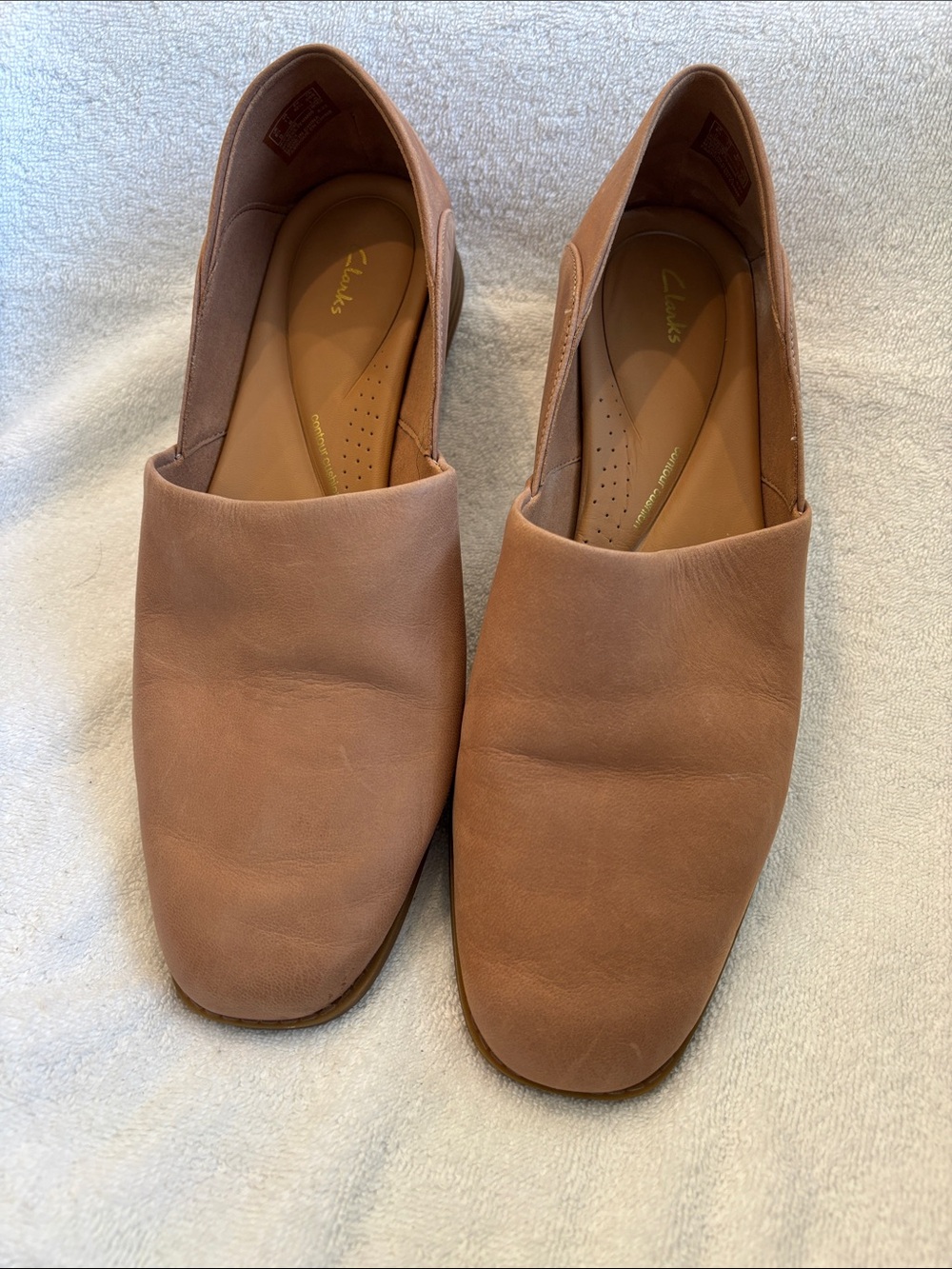 Clarks Women’s Slip-On Loafers in Light Brown Leather